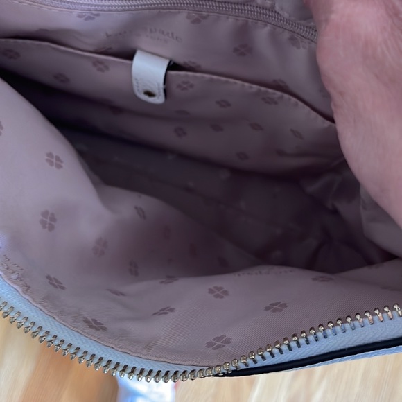 Kate spade white shoulder bag w pink lining - Picture 3 of 8